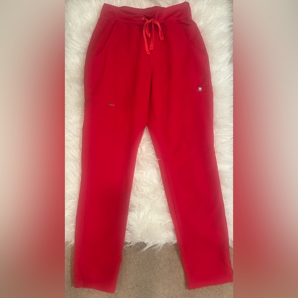 Figs ‘Yola’ Drawstring Elastic Waist Scrub Pants in Red Size XS - Picture 7 of 16